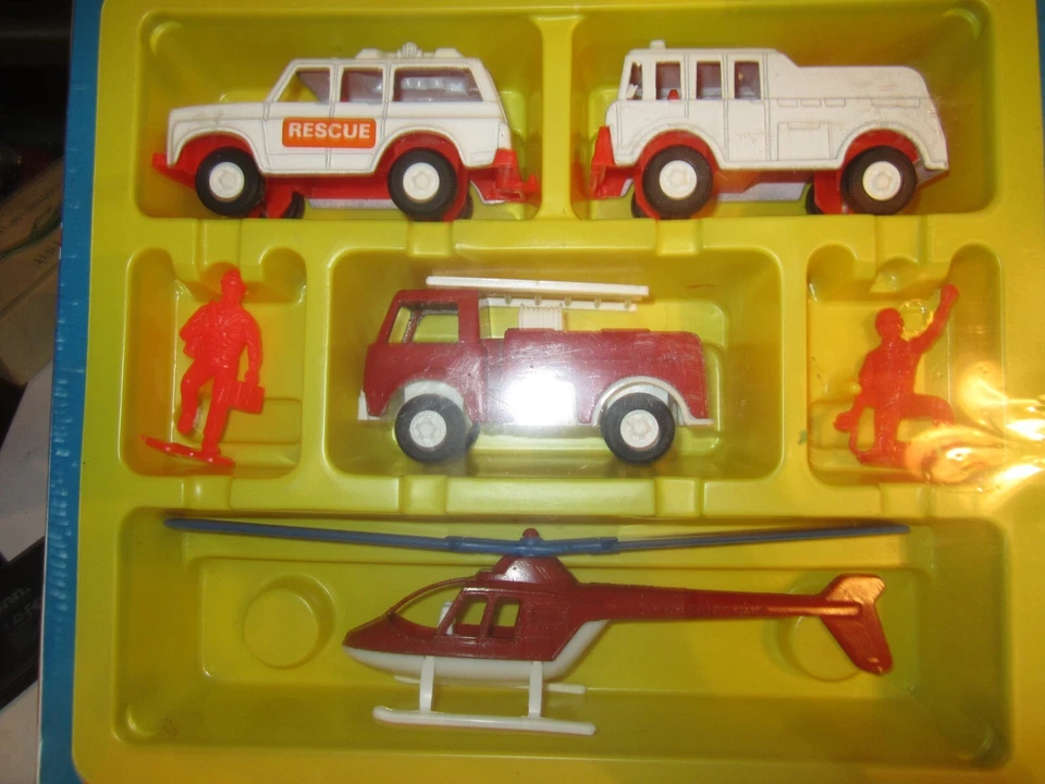 Antigo Tootsietoy Resgate de Emergência 1 6 PEÇAS Veículo Diecast Caixa Conjunto 1975 Selado - Imagem 2 de 4