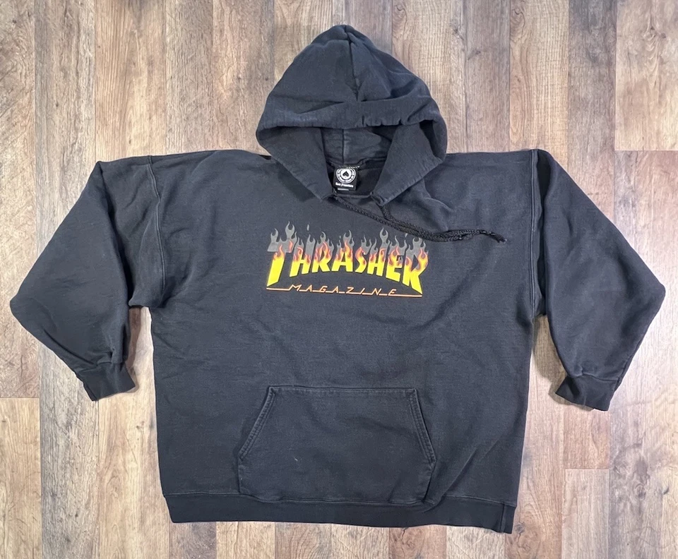 De colección Thrasher Skateboard Magazine Pullover Sudadera con Capucha Corte Desteñido Cuadrado. Foto 2 de 4