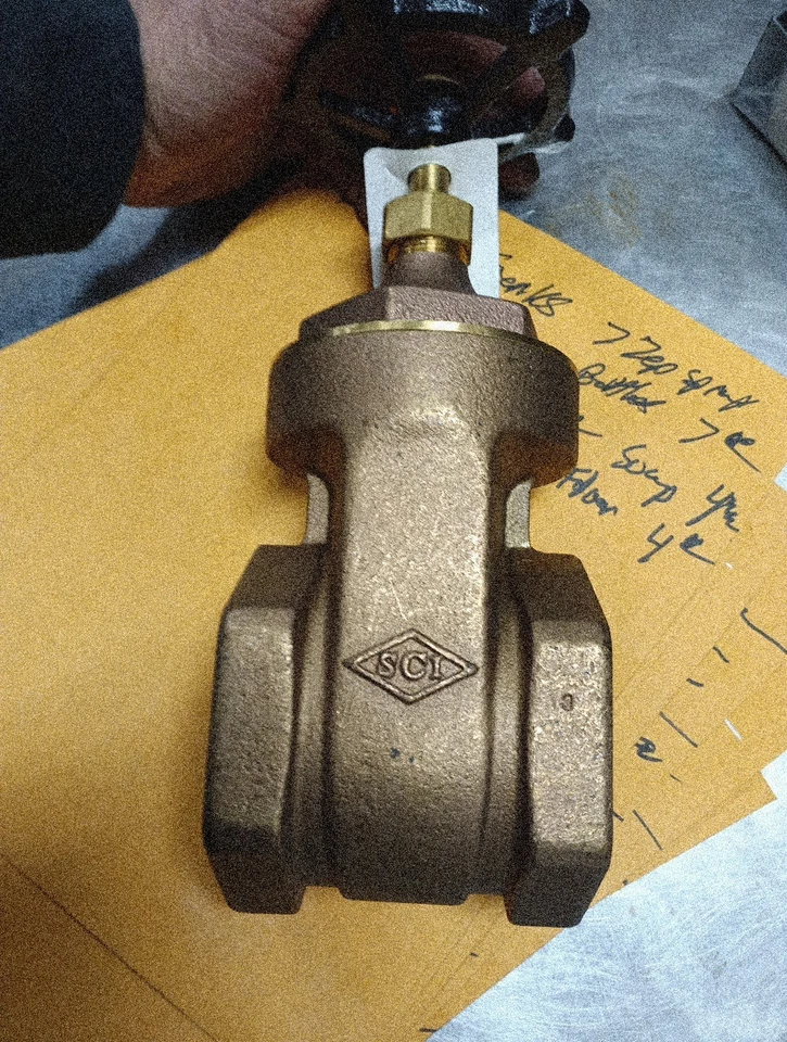 Válvula de compuerta de latón roscada Smith-Cooper 3" 200 WOG, 342 Foto 4 de 4