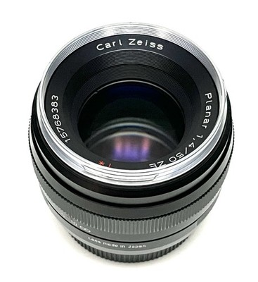 Carl Zeiss Planar T 50mm f/1.4 ZE Lens for Canon EF w/ Hood Box