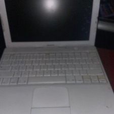 Apple iBook G4 Laptop untested