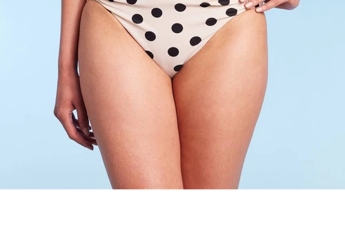 Parte inferior de bikini Kona Sol crema mediana - M para mujer estampado de puntos fruncido hipster - Imagen 3 de 6