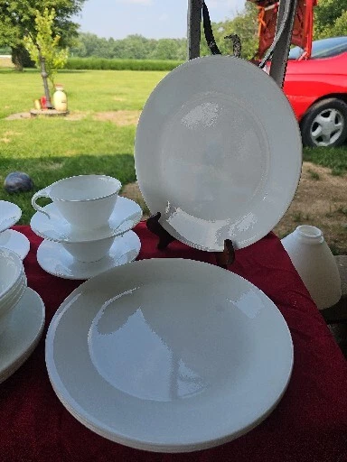 Corelle Classic 20 PC Winter Frost White Dinnerware Set Service For 4, W/hook Cp - Image 4 of 4