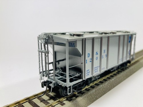 KADEE HO - 8642 - PS2 Covered 2 Bay Hopper - Delaware & Hudson - As New - Picture 3 of 7