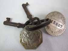 Vintage Charge Coin Metal Gilchrist Co Store Boston MA & C F Hovey Dry Good Keys