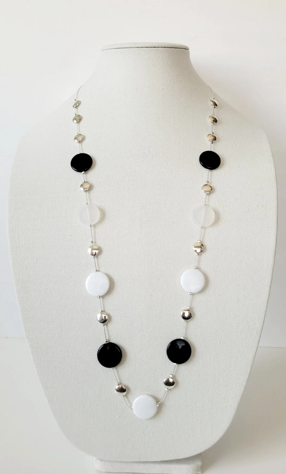 VETEMENTS Collana Donna Tono Argento Catena Bianco e Nero Tonda Acrilico Perline Gioielli 32"