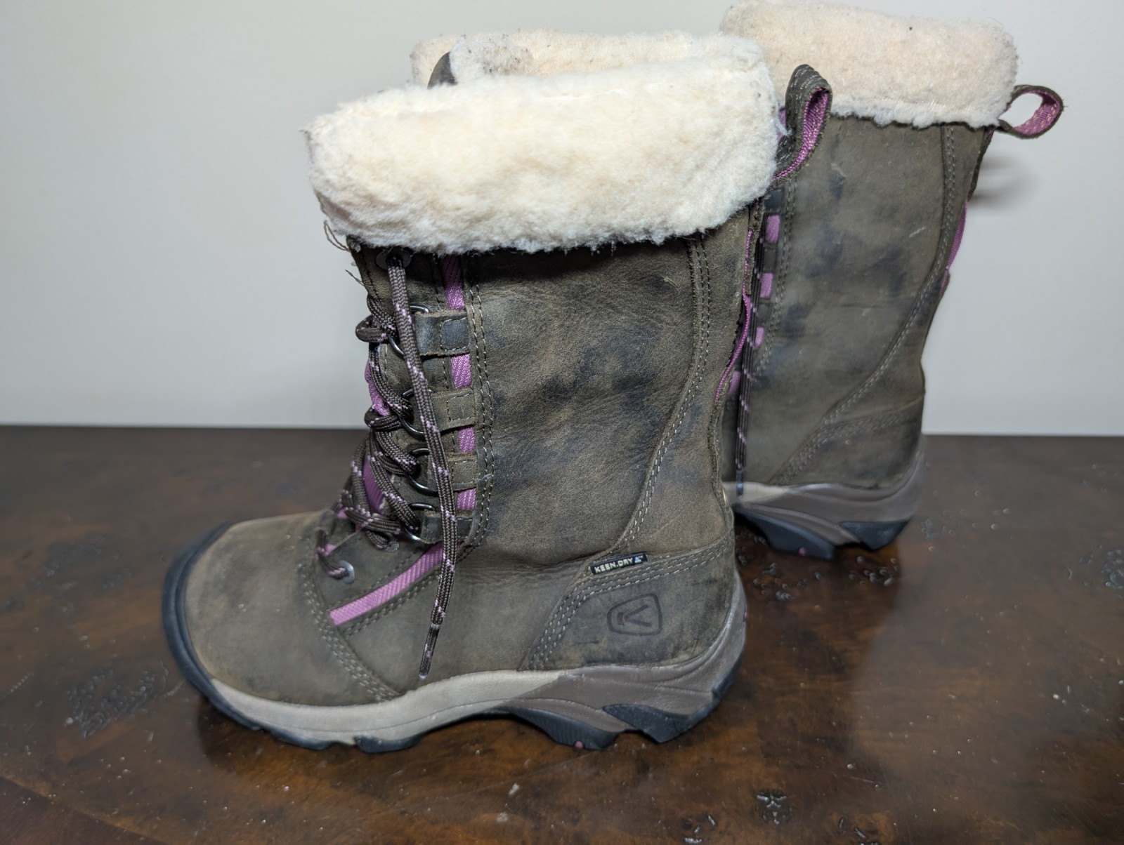 Stivali da neve Keen Hoodoo impermeabili isolati in pelle marrone da donna taglia US 6