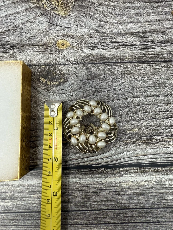 Broche prendedor vintage firmado MARBOUX tono dorado imitación ovalado perlas pedrería amarilla Foto 4 de 4