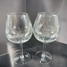 Robert Neubecker Flemings Signature Clear Wine Glasses Cup Etched Barware Set 2