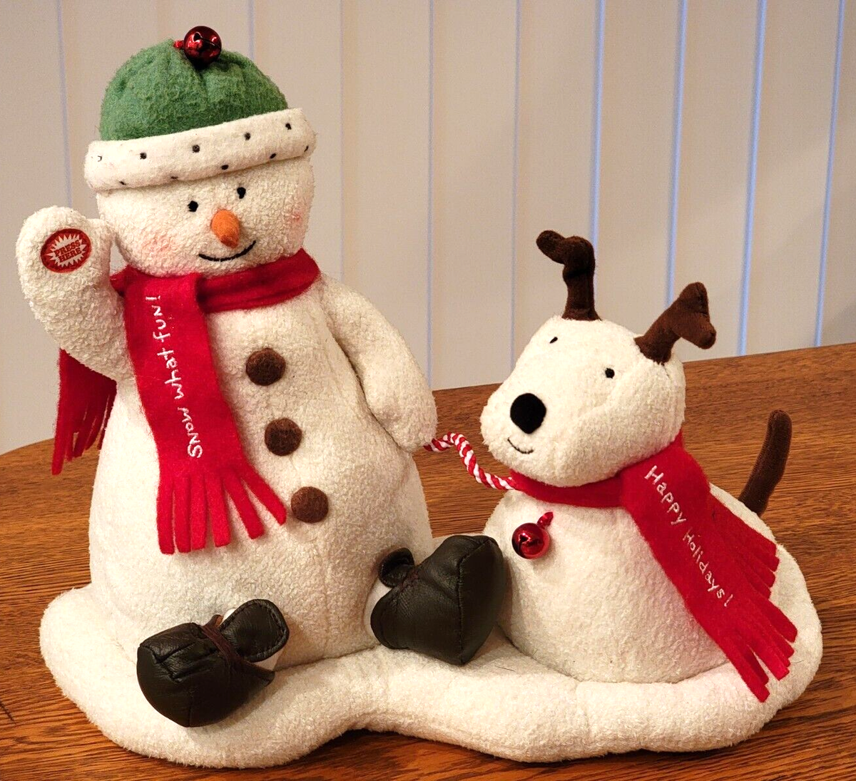 Hallmark Jingle Pals Jingle Bells Musical Animated Christmas 2004 Snowman  Dog