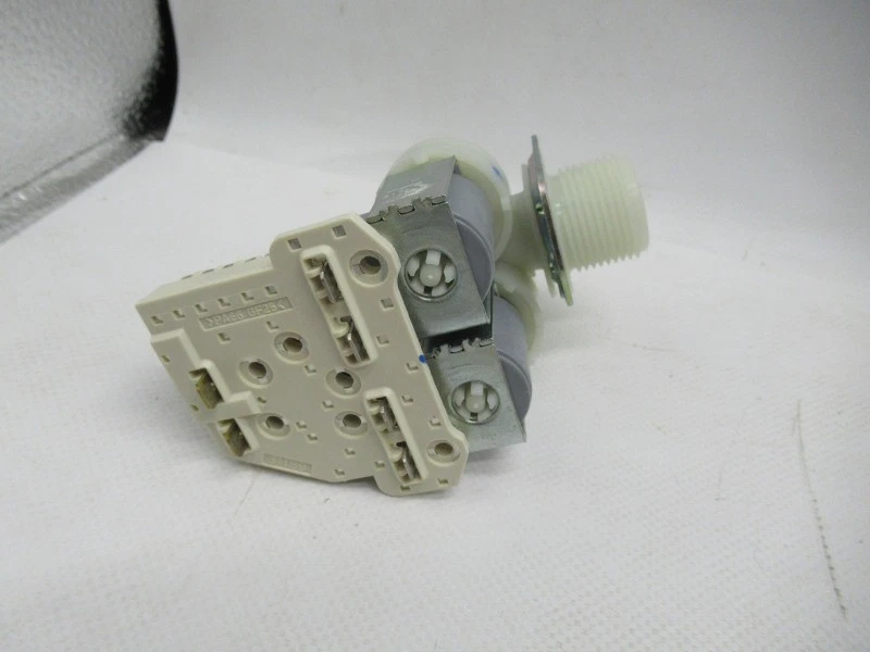 Triple Valve Solenoid Valve Fits Miele Washing Machine 90° 11.5mm Ø 4035200 - Image 2 of 4
