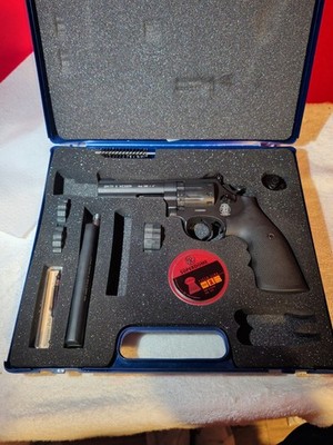 Umarex Smith & Wesson CO2 - Black 4'' & 6''