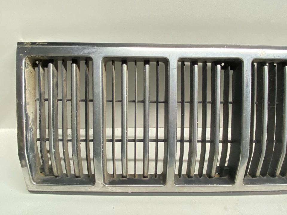 1988 - 1990 年 JEEP CHEROKEE FRONT GRILLE CHROME 原始设备制造商,104-00768C — 第 3/4 张图片