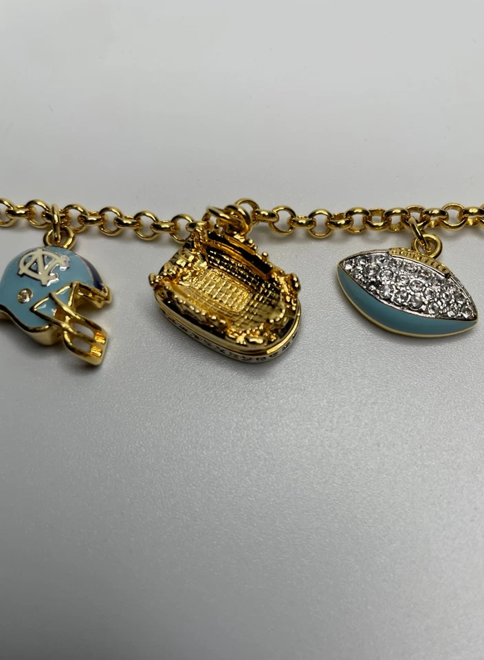 Pulseira Berloque Danbury Mint Carolina do Norte UNC Salto de Alcatrão 24K Cristais Austríacos - Imagem 4 de 4