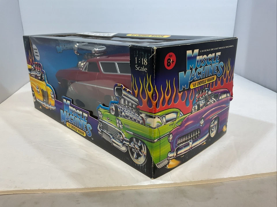 Muscle Machine 1/18 Chevrolet 1965 Chevelle Wagon Red Diecast Model Car - Image 2 of 4