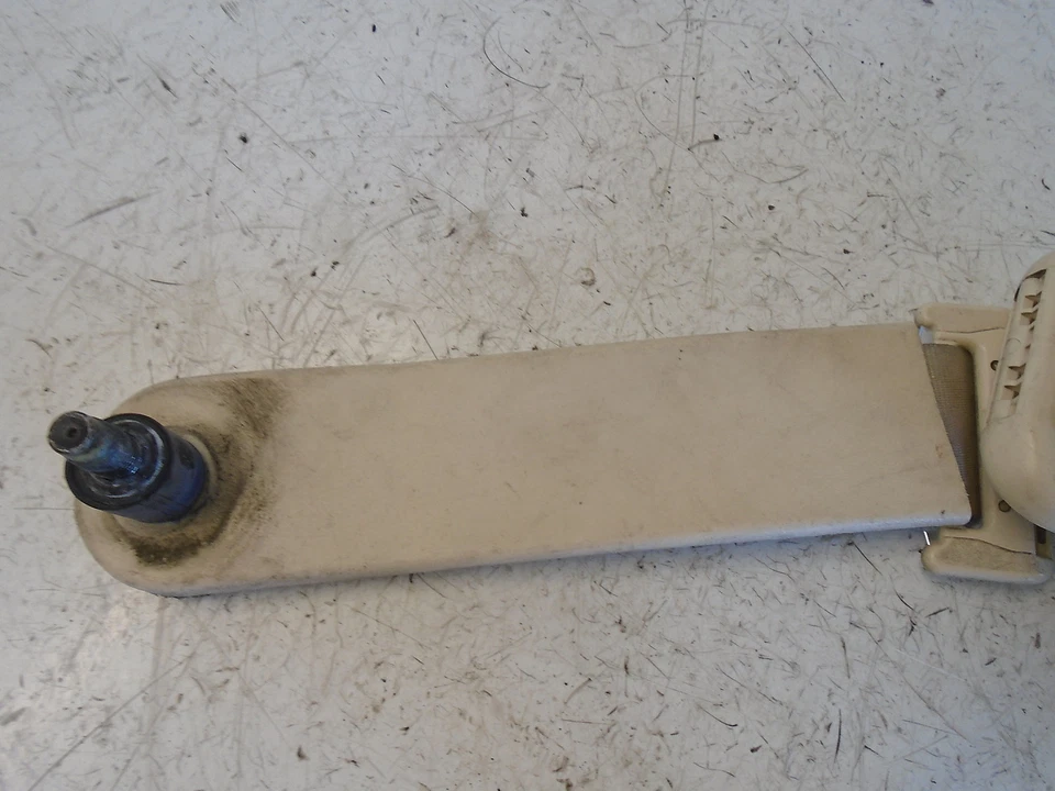 Lincoln Mark VIII 1998 retractor de cinturón de seguridad delantero derecho 81128G TD010 Foto 4 de 4