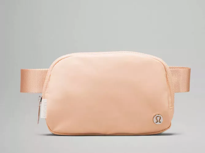 Lululemon Everywhere Belt Bag in Summer Glow NWT