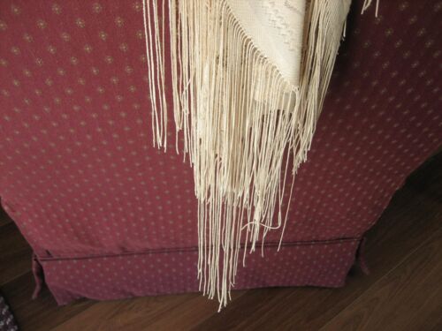 Vintage 60s Piano Shawl Scarf Crochet Lace Large Cream Ivory Pinup Fringe Hippie - Picture 17 of 18