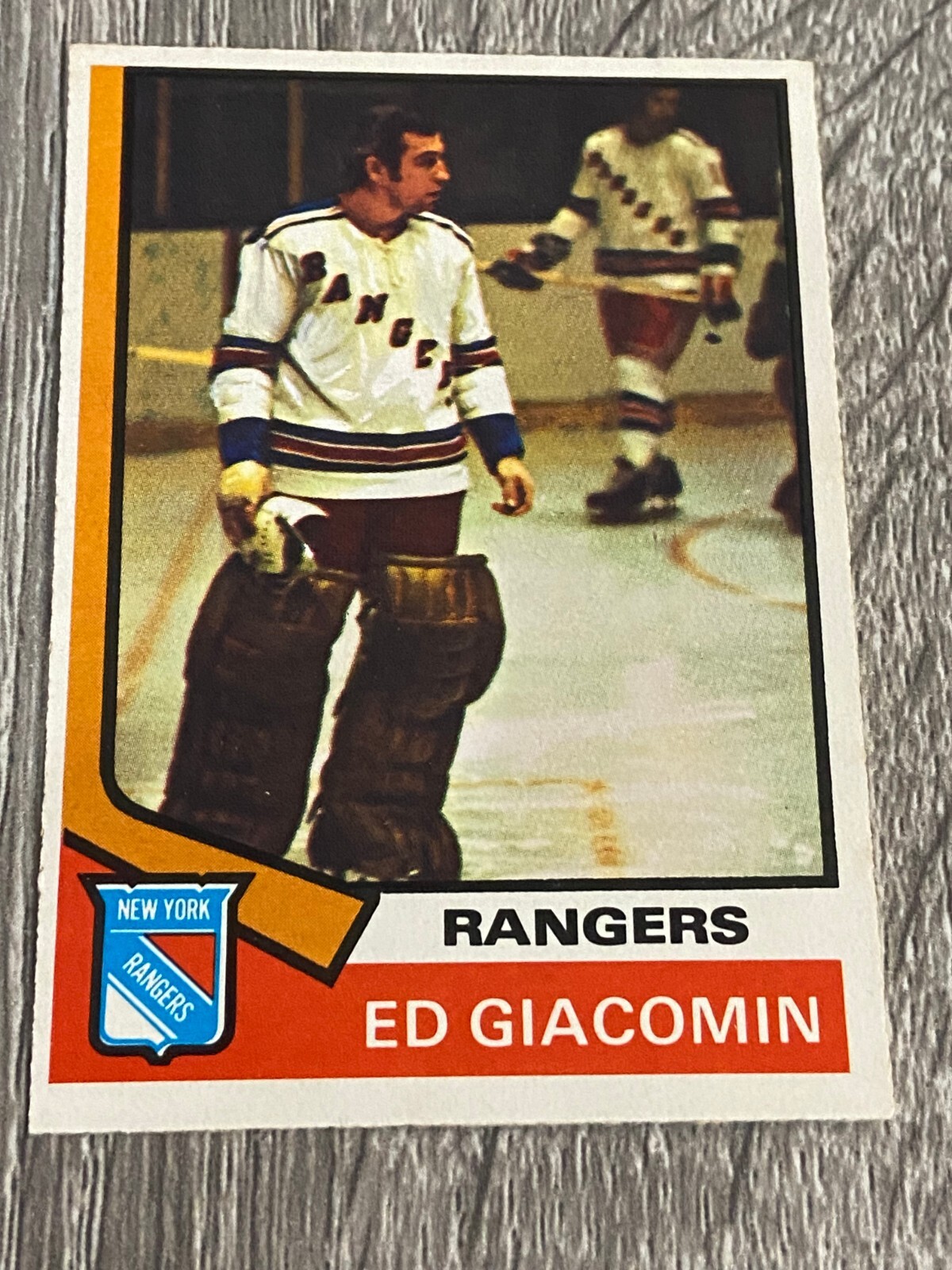 1974-75 O-Pee-Chee #160 Ed Giacomin       SET BREAK