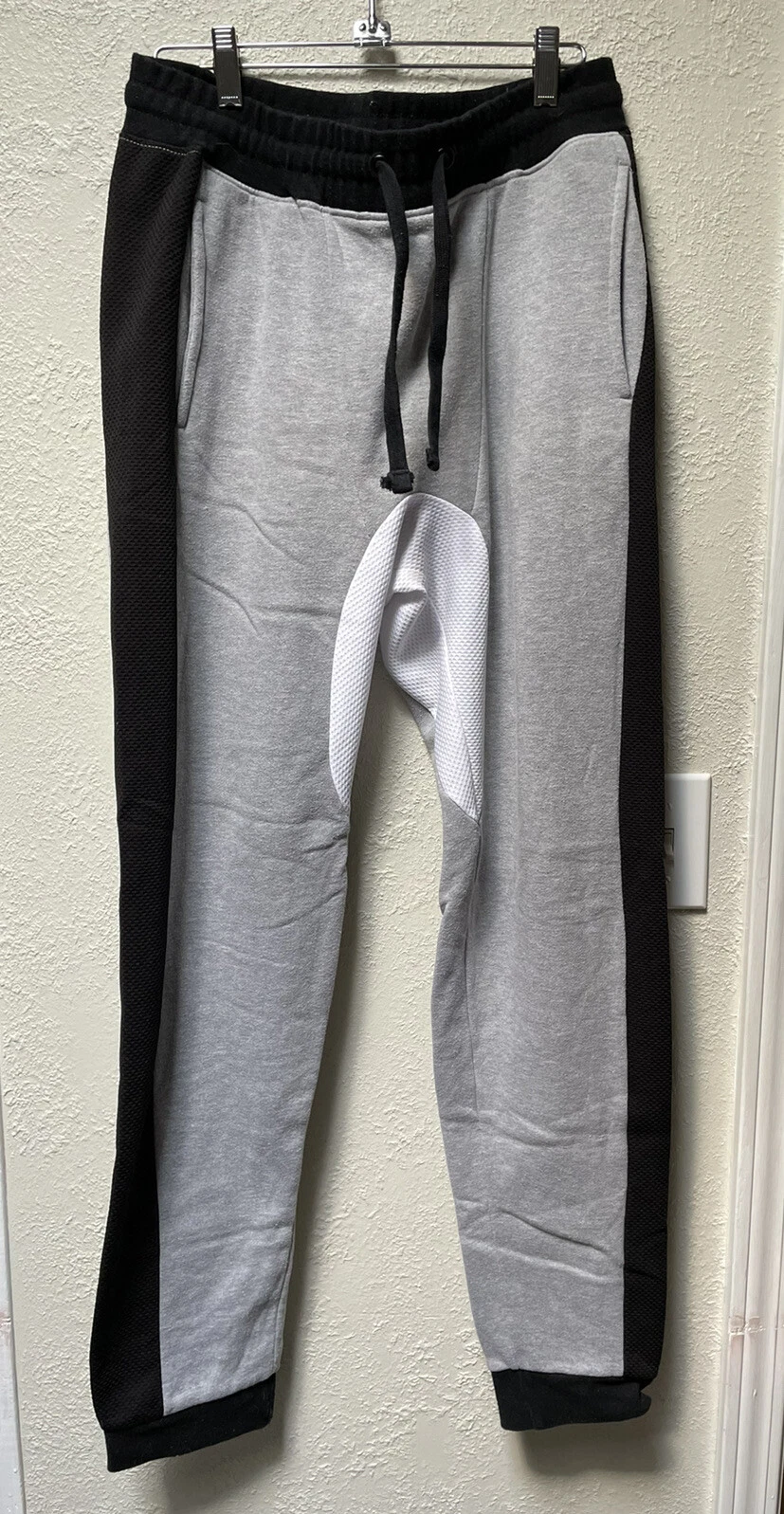 Young & Reckless Sweatpants Joggers Gray Black White Men's Size Large Y & R 30"L