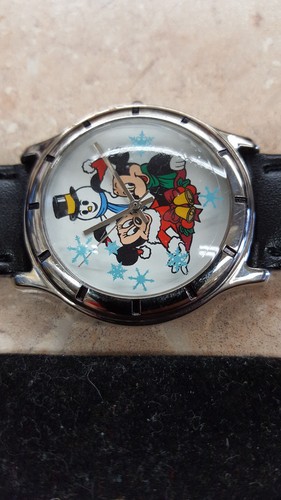 Disney 1997 Cast Member Holiday Celebration Mickey Mouse & Minnie Mouse Watch - Picture 2 of 3