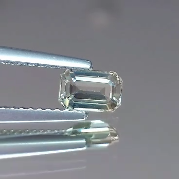 0.81ct Octagon Yellowish Green Natural Sri Lanka Sapphire Loose Genuine Gemstone - Video 1 of 1