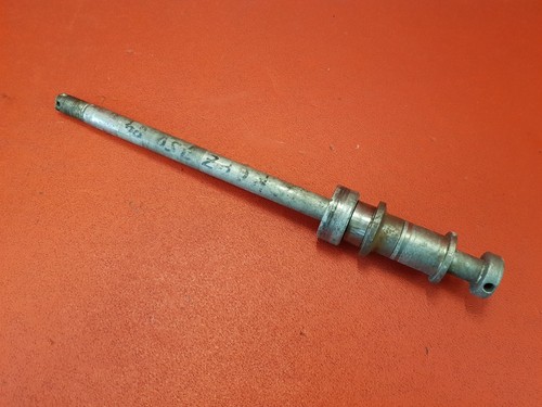 KAWASAKI GPZ750R BJ 1983 Hinterachse Achse hinten gebraucht