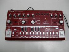BEHRINGER TD-3-RD ANALOG BASS LINE SYNTHESIZE...