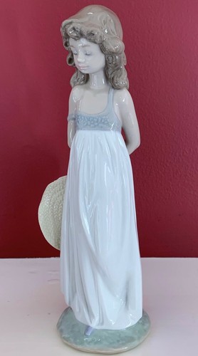 NIB LLADRO 8114 "NATURAL BEAUTY" GIRL W/ SUN HAT 2005 SPECIAL EVENTS FIGURINE 9" - Picture 4 of 10