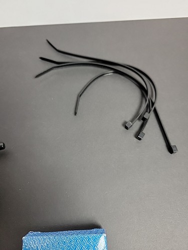 Garmin 010-10644-00 Speed/Cadence Bike Sensor - Black - Picture 6 of 8