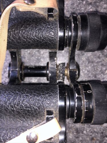 Vintage binoculars with case - Picture 10 of 12