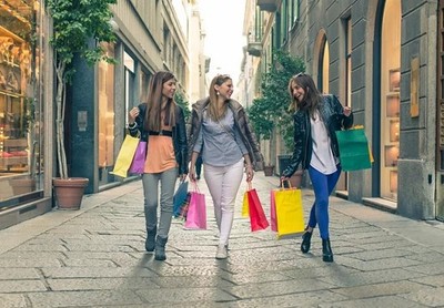 Italian personal shopper - shopping assistant - Buy for me service in Italy
