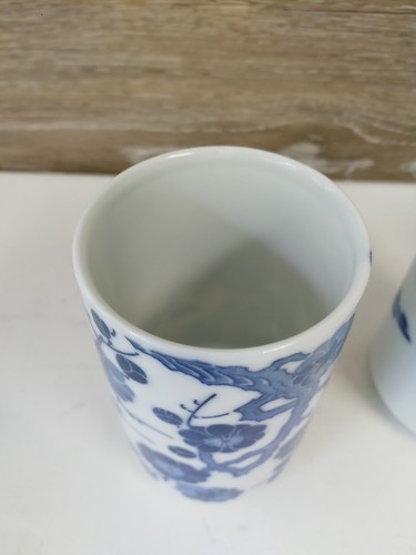 Vintage Japan Porcelain Tall Tea Sake Blue & White Cups Lot of 3 - Picture 5 of 7