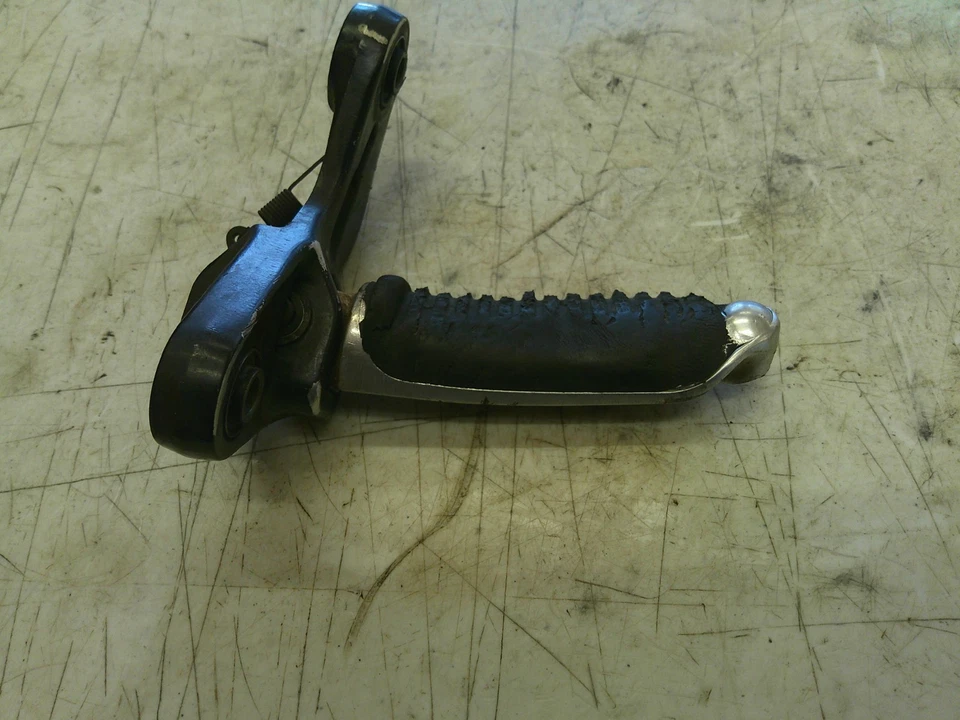 Clavija del conductor delantera izquierda Suzuki Katana 600 GSX600F 2006-2007 Foto 3 de 4