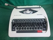 VINTAGE SILVER REED SR 280 DE LUXE PORTABLE - EXCELLENT