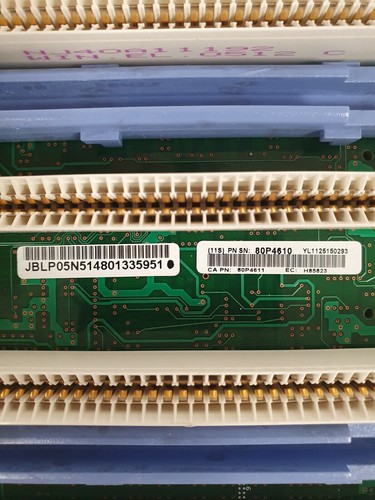 IBM 80P4610 Disc Drive Backplane - Afbeelding 3 van 4