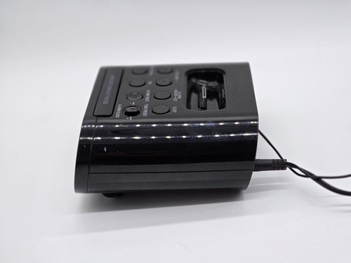 Base de audio Sony ICF-C05IP con reloj y radio para iPhone/iPod - negra - Imagen 4 de 9