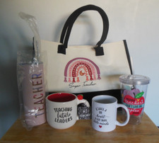 Cadeaux d'enseignant; 2 tasses, bouteille d'eau en plastique, bouteille d'eau en métal, sac fourre-tout en toile