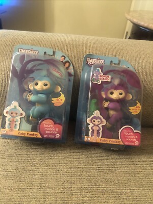 Mia  Fingerlings Charlie Baby Monkey Pet Blue/Green Or Purple 40+ Sounds NEW