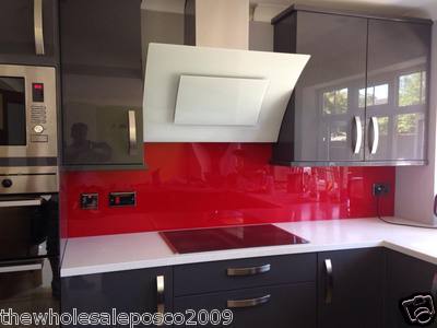 Rote Spritzschutz Acryl Plexiglas Kunststoff Aufkantung für Küchen und Badezimmer