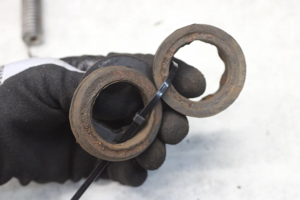 1973 Honda CB350G HEADLIGHT RUBBER CUSHIONS CB350 W5-3080.SR - Image 3 of 3