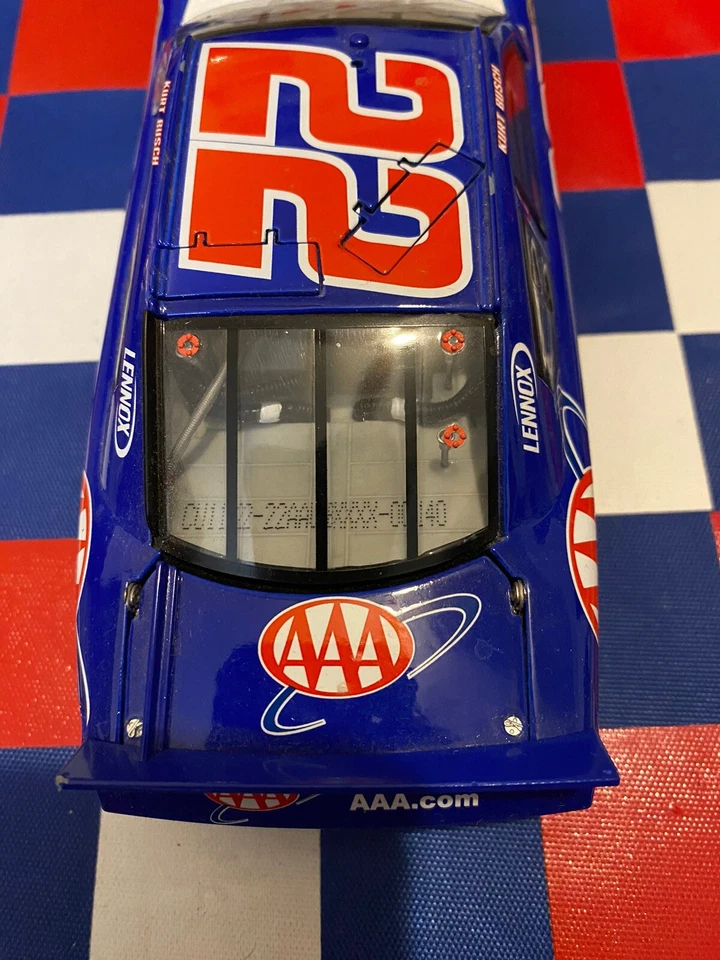 Курт Буш 2011 Dodge Charger Elite с автографом. - Изображение 3 из 4