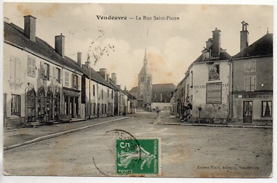 VENDEUVRE SUR BARSE - Aube - CPA 10 - café rue St Pierre
