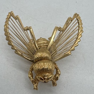 Monet Bumble Bee Brooch Gold Tone Honey Bee Insect Wire Filigree Wings 1.5''