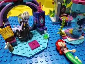 LEGO Disney: Ariel and the Magical Spell (41145) Mint Condition + Extra Plate
