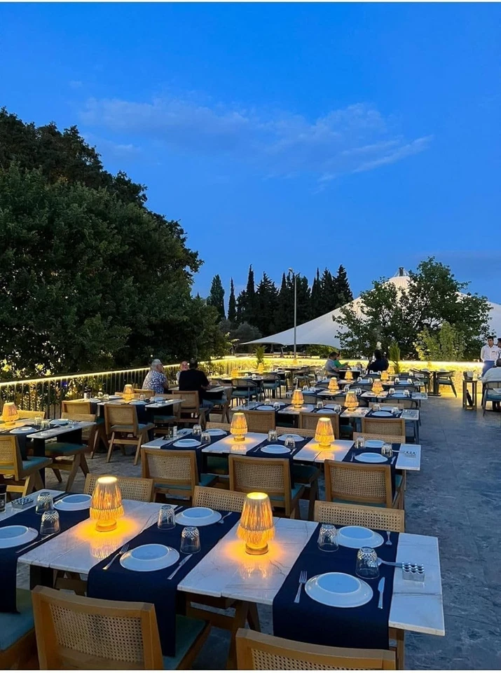 Старинная золотая беспроводная аккумуляторная лампа из рафии и плетеной ткани - богемное акцентное освещение - Изображение 3 из 4