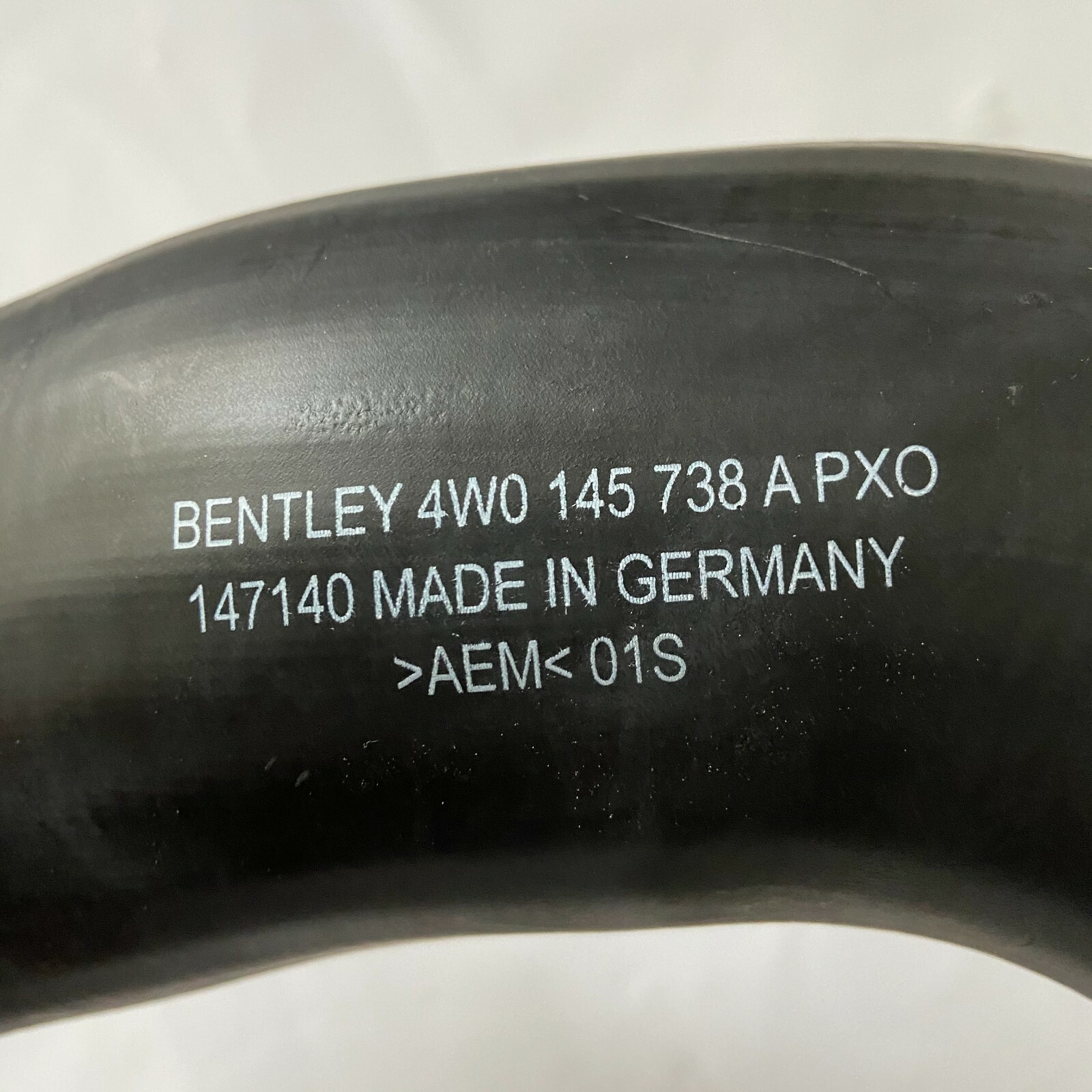 BENTLEY GT MK1 PRESSURE UPPER RIGHT HOSE CHARGE AIR COOLER PIPE 4W0145738A 
