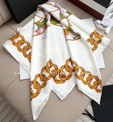 Sallys 18 Momme Twill Silk Chains Floral Print Wrap Scarf  display picture 3