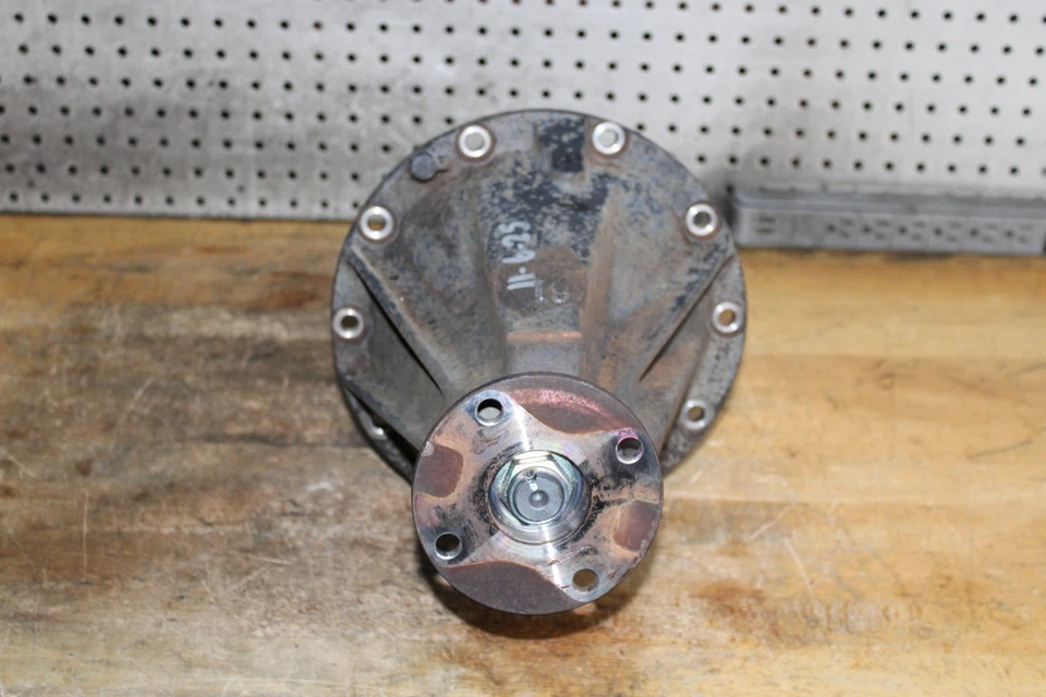 05-15 Toyota TACOMA 3.73 Ratio LSD 8.4" Rear Differential carrier Foto 4 de 4