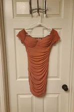 Windsor Off the Shoulder Ruched Bodycon Mini Dress Sz Small Mauve/Pink  EXC COND